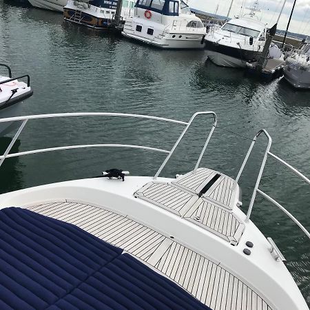 Hotel Adelphi B A Delightful 6 Berth Boat Lymington Exteriér fotografie