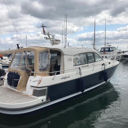 Hotel Adelphi B A Delightful 6 Berth Boat Lymington Exteriér fotografie