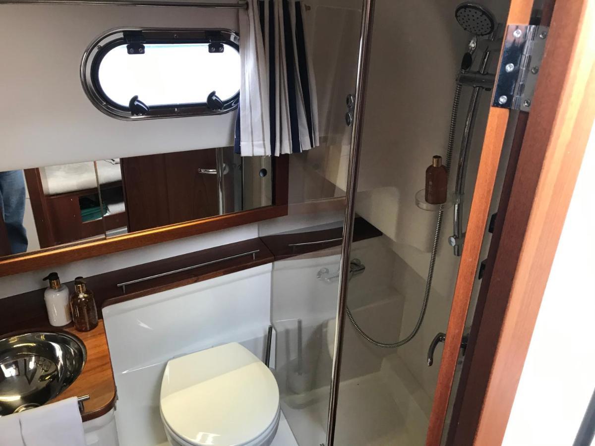 Hotel Adelphi B A Delightful 6 Berth Boat Lymington Exteriér fotografie