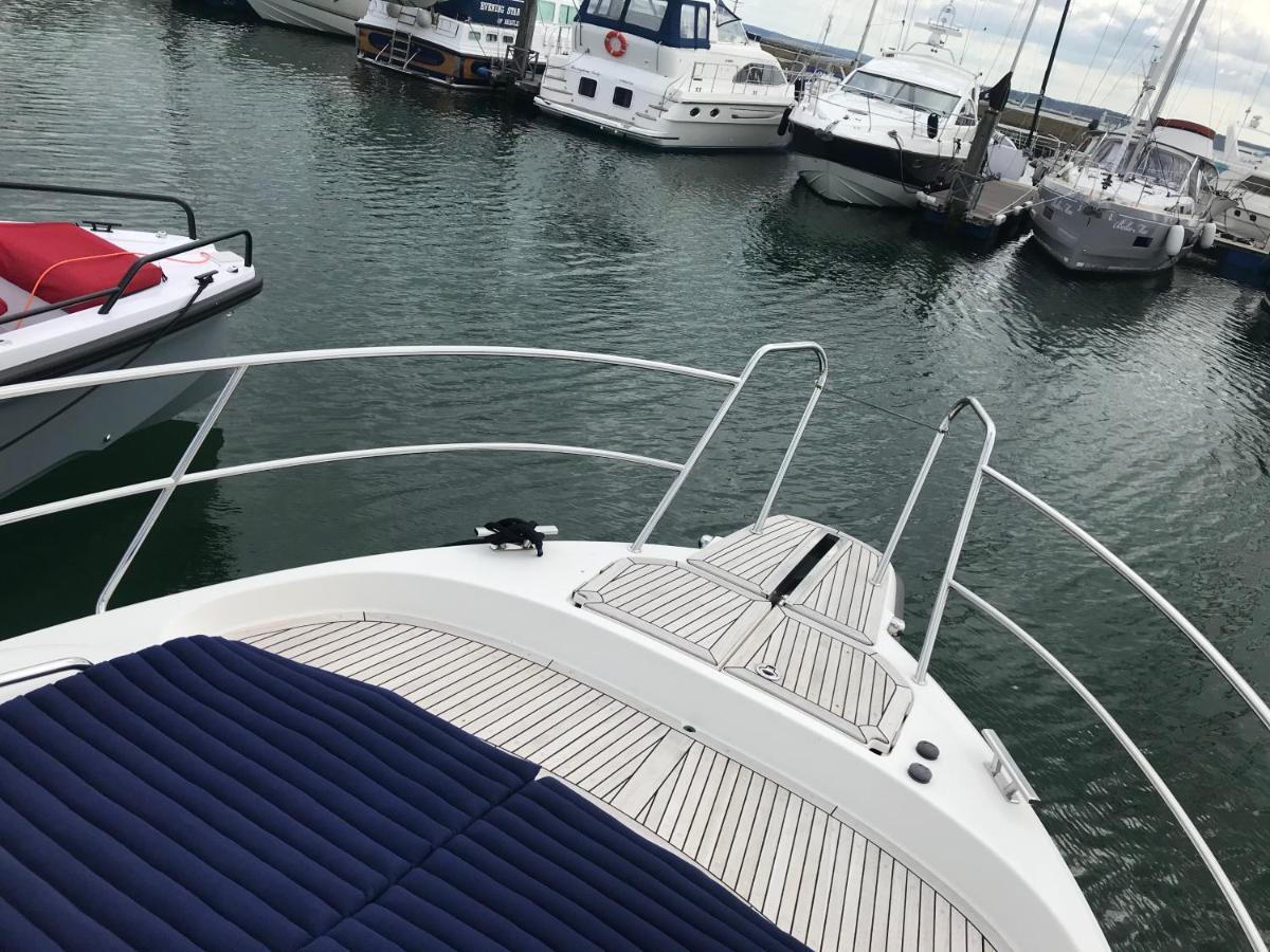 Hotel Adelphi B A Delightful 6 Berth Boat Lymington Exteriér fotografie