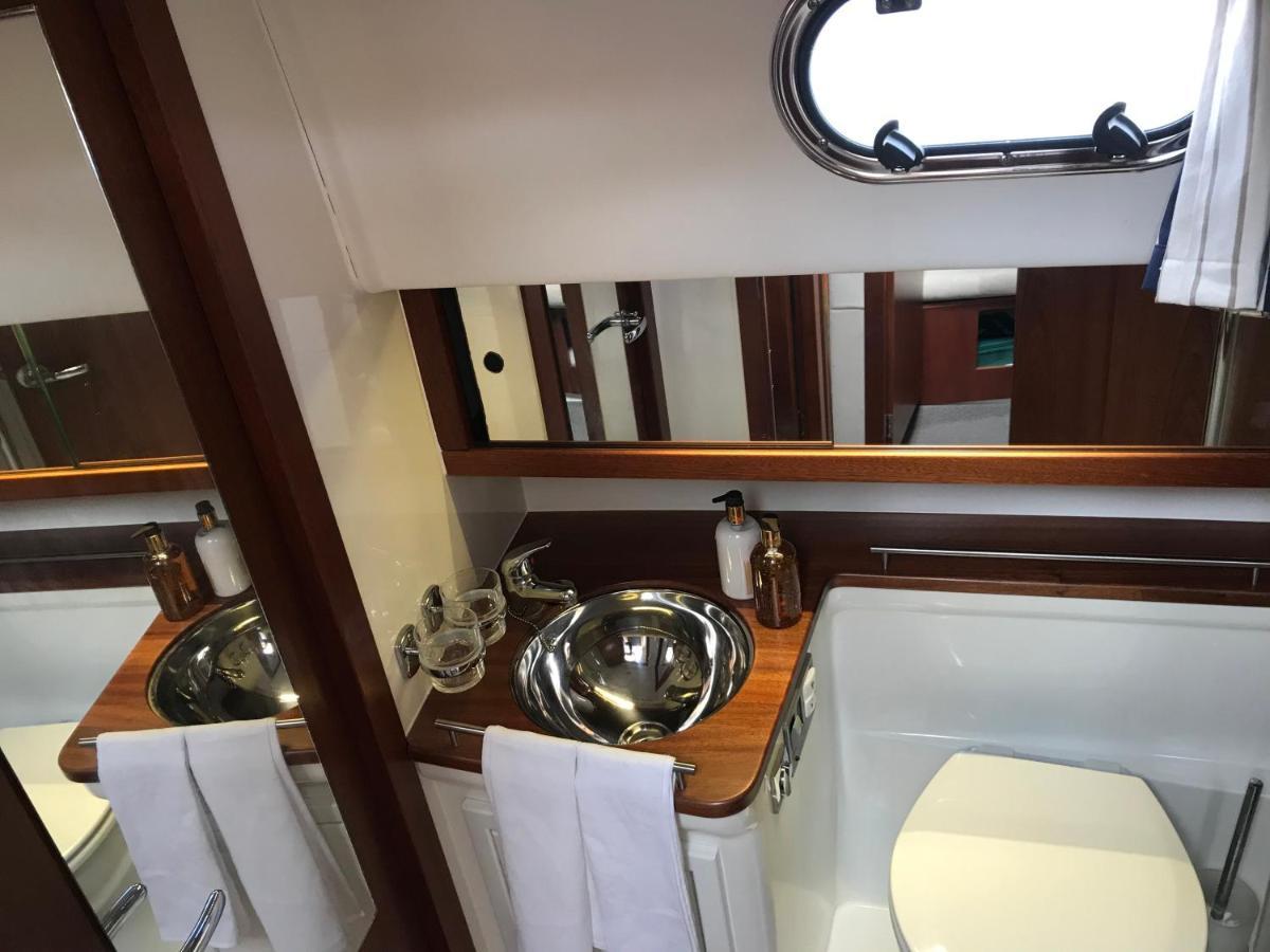 Hotel Adelphi B A Delightful 6 Berth Boat Lymington Exteriér fotografie